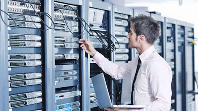 What is server management? How it works